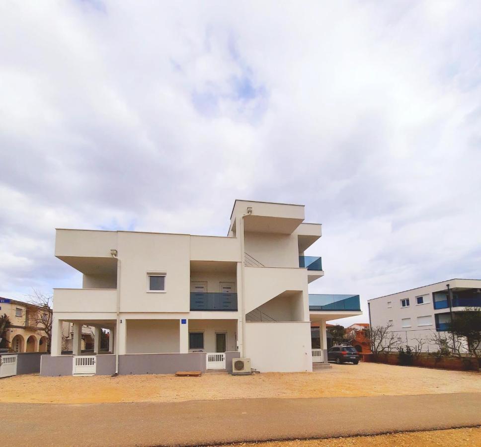 Apartments Matkovic Vir Luaran gambar