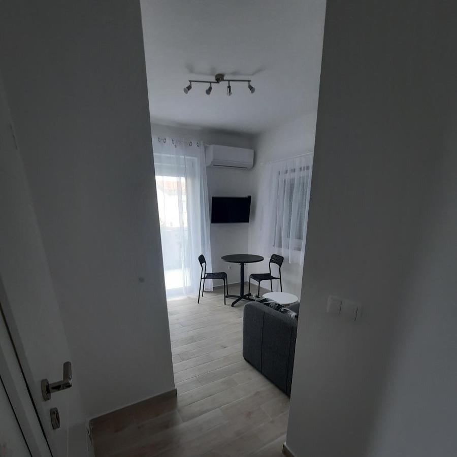 Apartments Matkovic Vir Luaran gambar