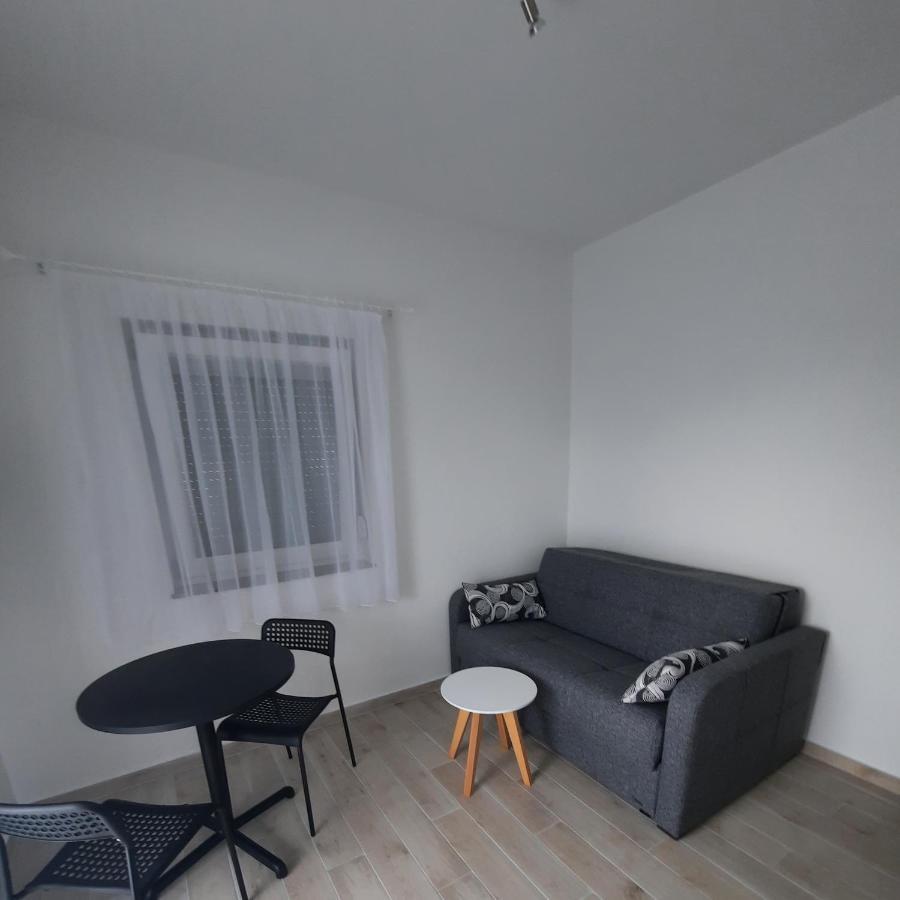 Apartments Matkovic Vir Luaran gambar