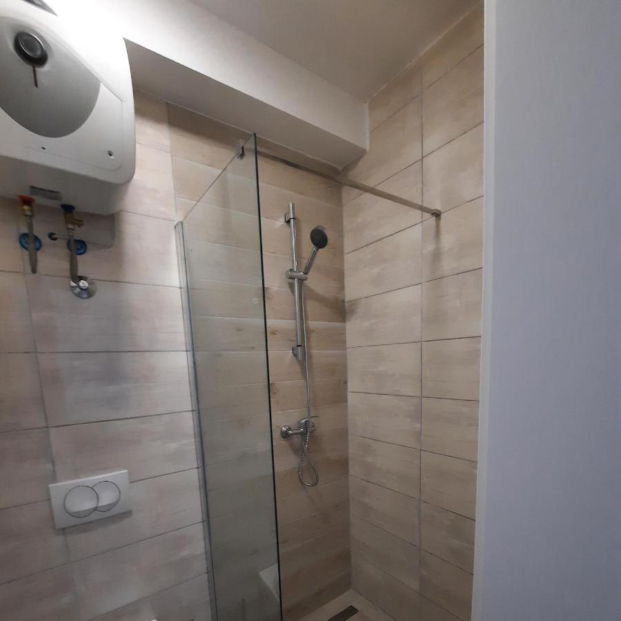 Apartments Matkovic Vir Luaran gambar