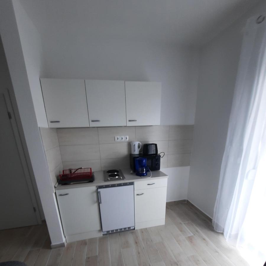 Apartments Matkovic Vir Luaran gambar