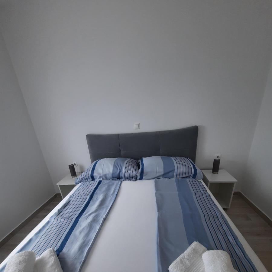 Apartments Matkovic Vir Luaran gambar