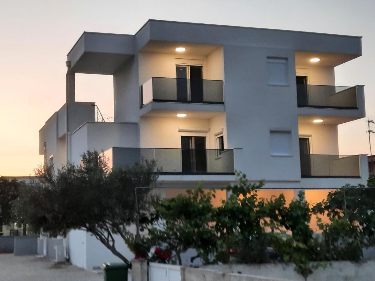 Apartments Matkovic Vir Luaran gambar