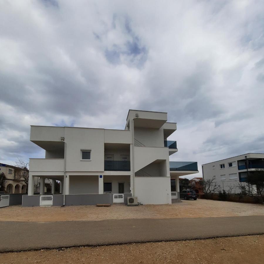 Apartments Matkovic Vir Luaran gambar