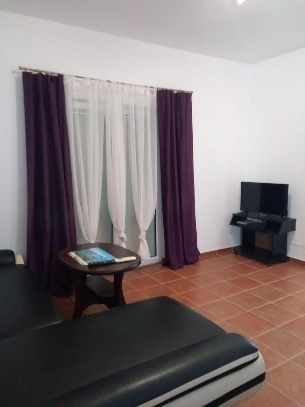 Apartments Matkovic Vir Luaran gambar