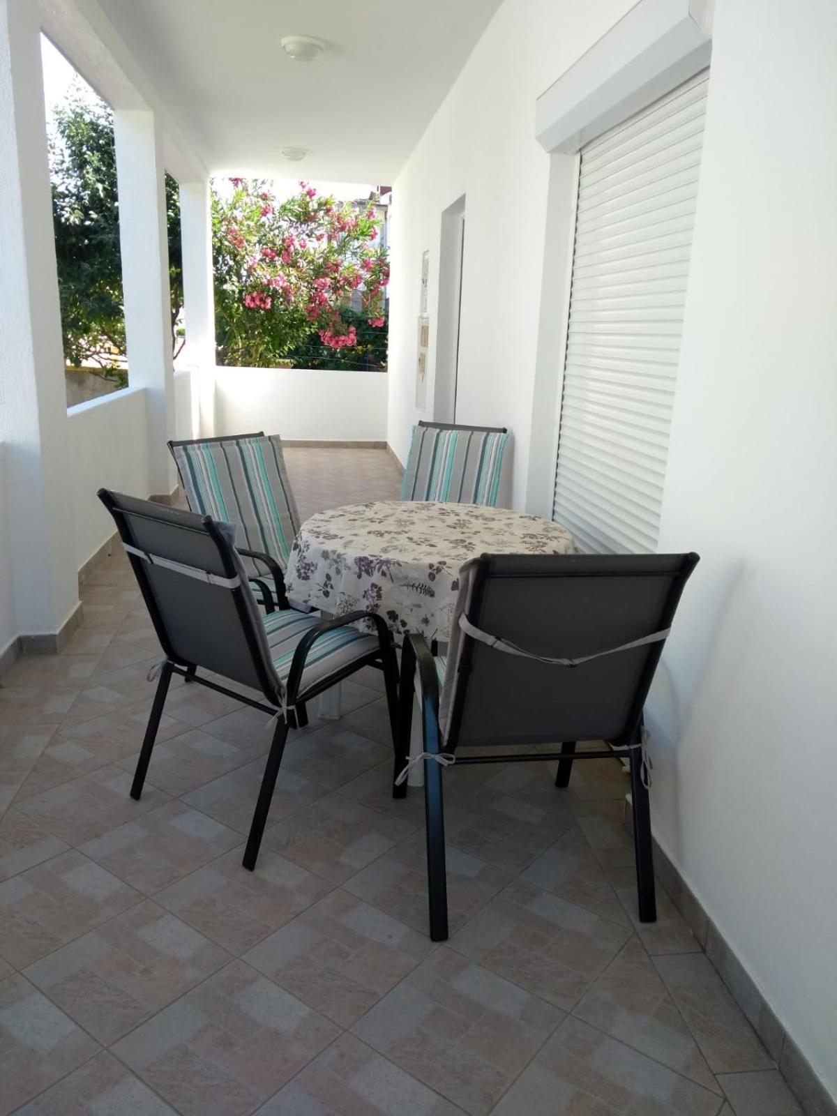 Apartments Matkovic Vir Luaran gambar