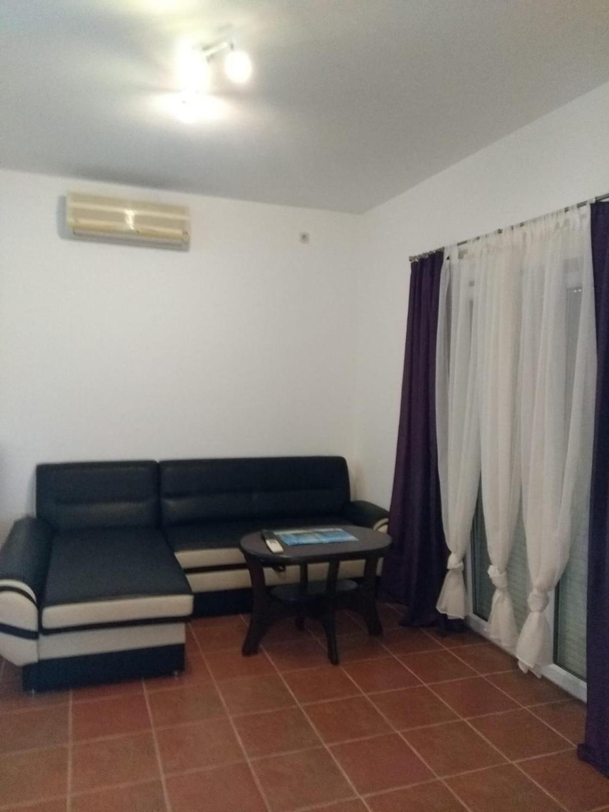 Apartments Matkovic Vir Luaran gambar