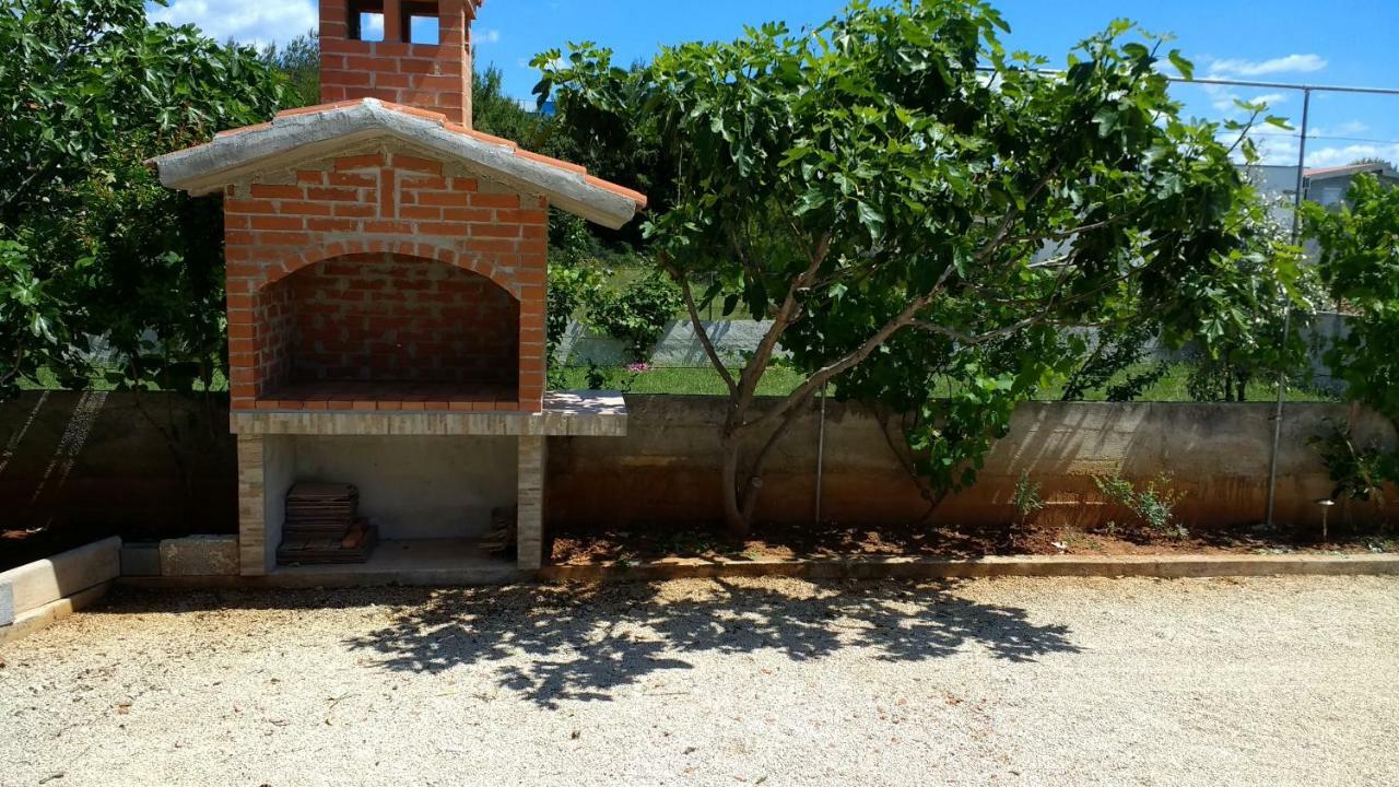 Apartments Matkovic Vir Luaran gambar