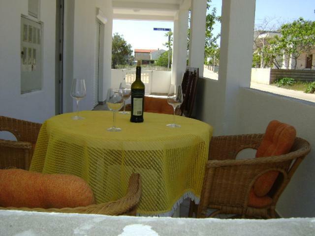 Apartments Matkovic Vir Luaran gambar