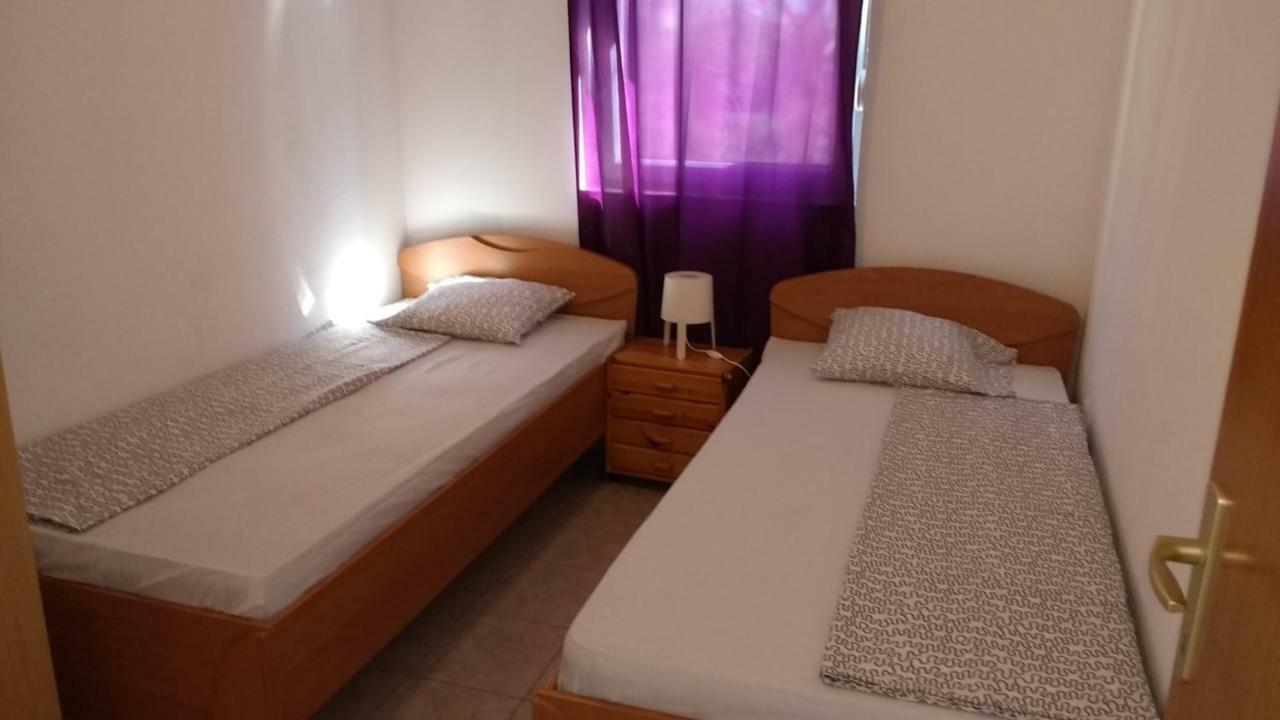 Apartments Matkovic Vir Luaran gambar